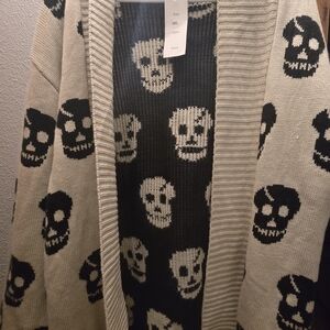 Halloween Skull Pattern Sweater - Black and Cream